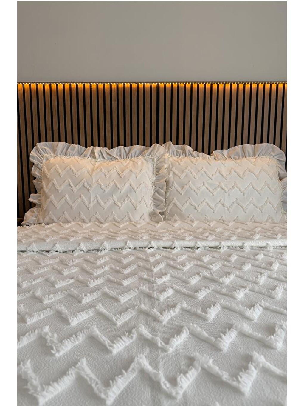 Ekru Ruffle Lumpa 3 Parça Çift Kişilik Pike Takımı Krem-1