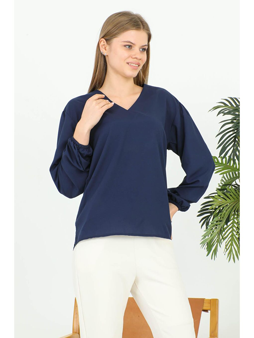 Lacivert Kadın V Yaka Bluz 1979-1
