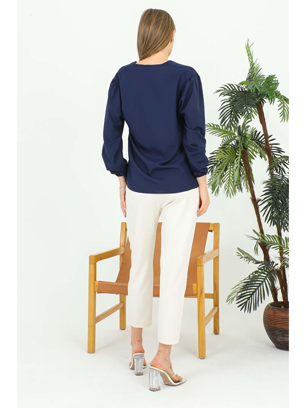 Lacivert Kadın V Yaka Bluz 1979-2