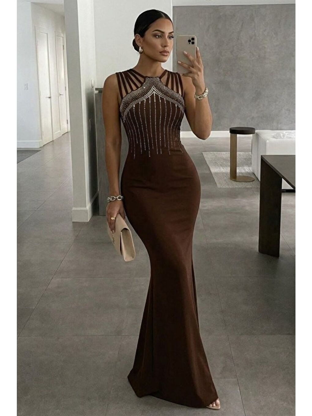 Kahverengi Kadın Omuz çoklu Askılı önü Taş Işlemeli Balık Kesim Janjan Krep Maxi Boy Elbise-1