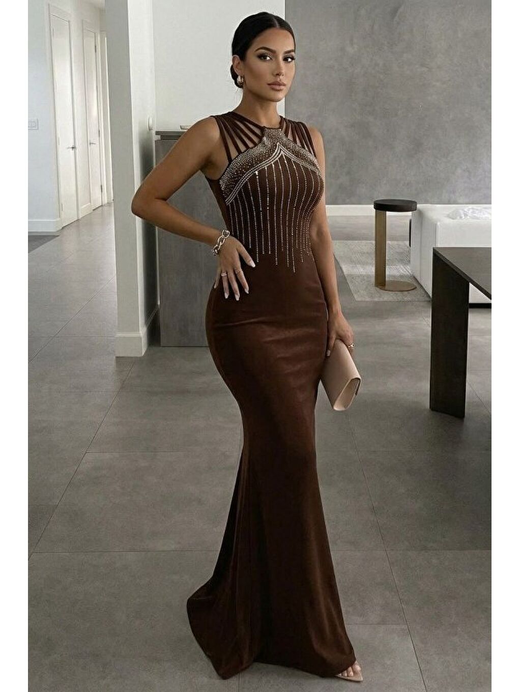 Kahverengi Kadın Omuz çoklu Askılı önü Taş Işlemeli Balık Kesim Janjan Krep Maxi Boy Elbise-2