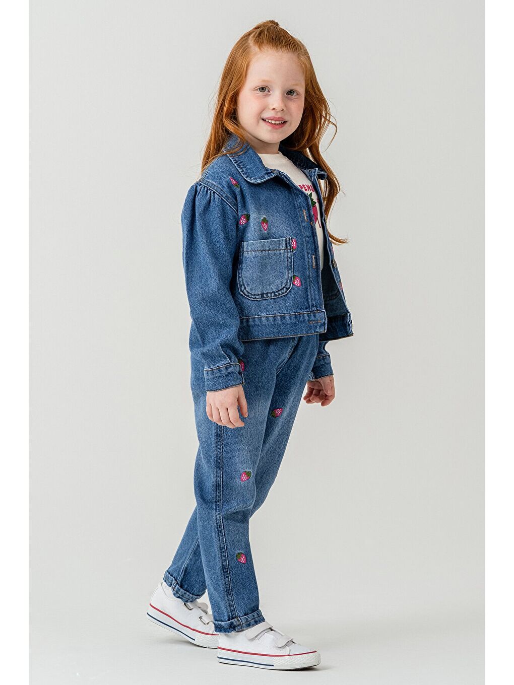 Pembe Çilek Nakışlı Jean Ceketli Pantolonlu Kız Çocuk 3lü Takım 23429-3