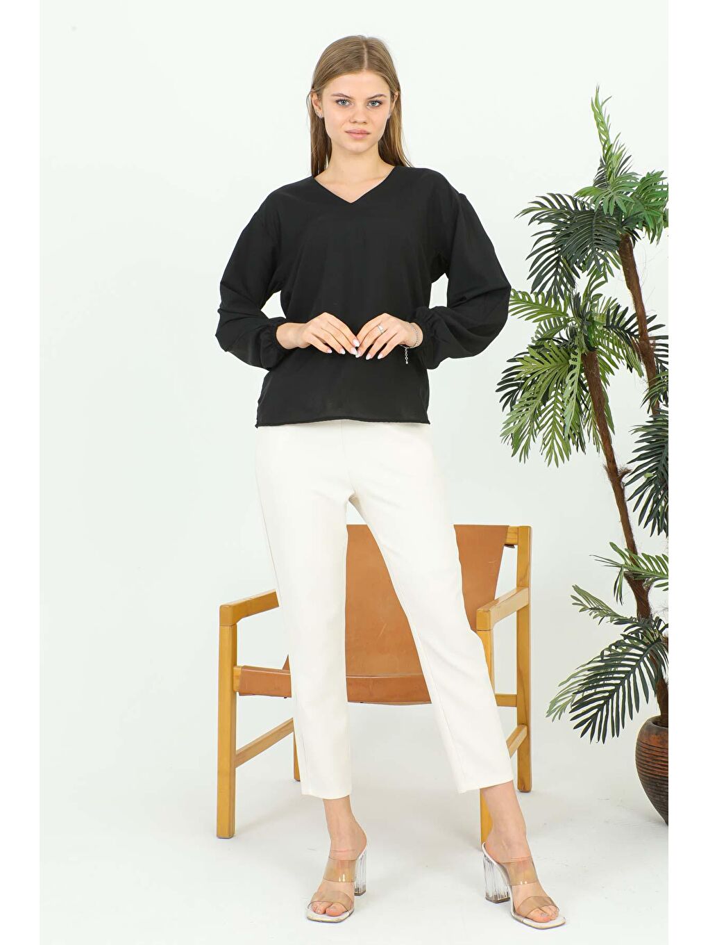 Siyah Kadın V Yaka Bluz 1979-4
