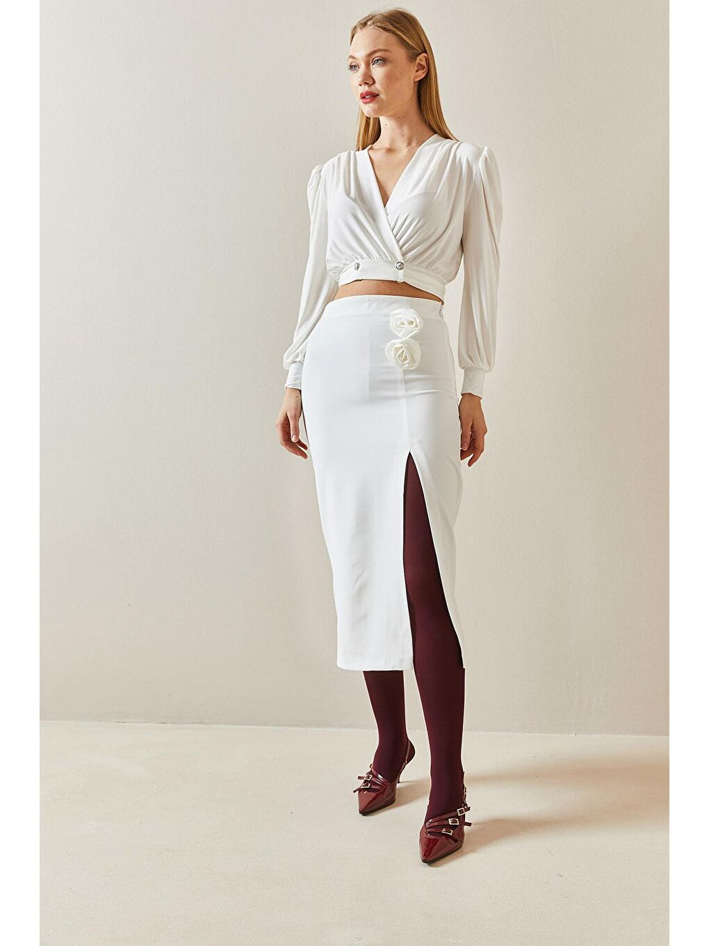 Beyaz Gül Detaylı & Yırtmaçlı Midi Etek 4KXK7-47877-01-1