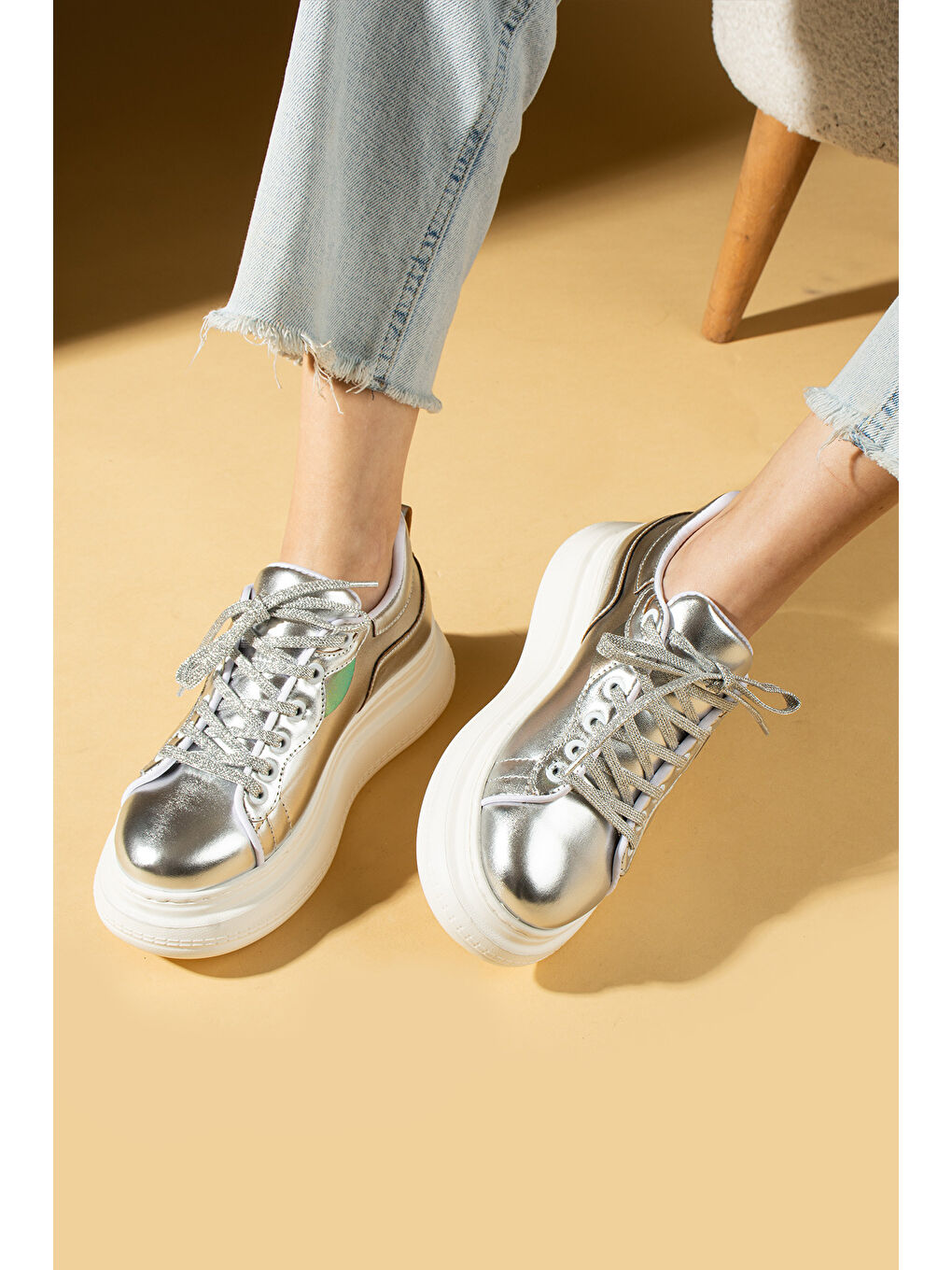 Gri Yüksek Taban Bağcıklı Comfort Kadın Sneakers 36-1050-25-1