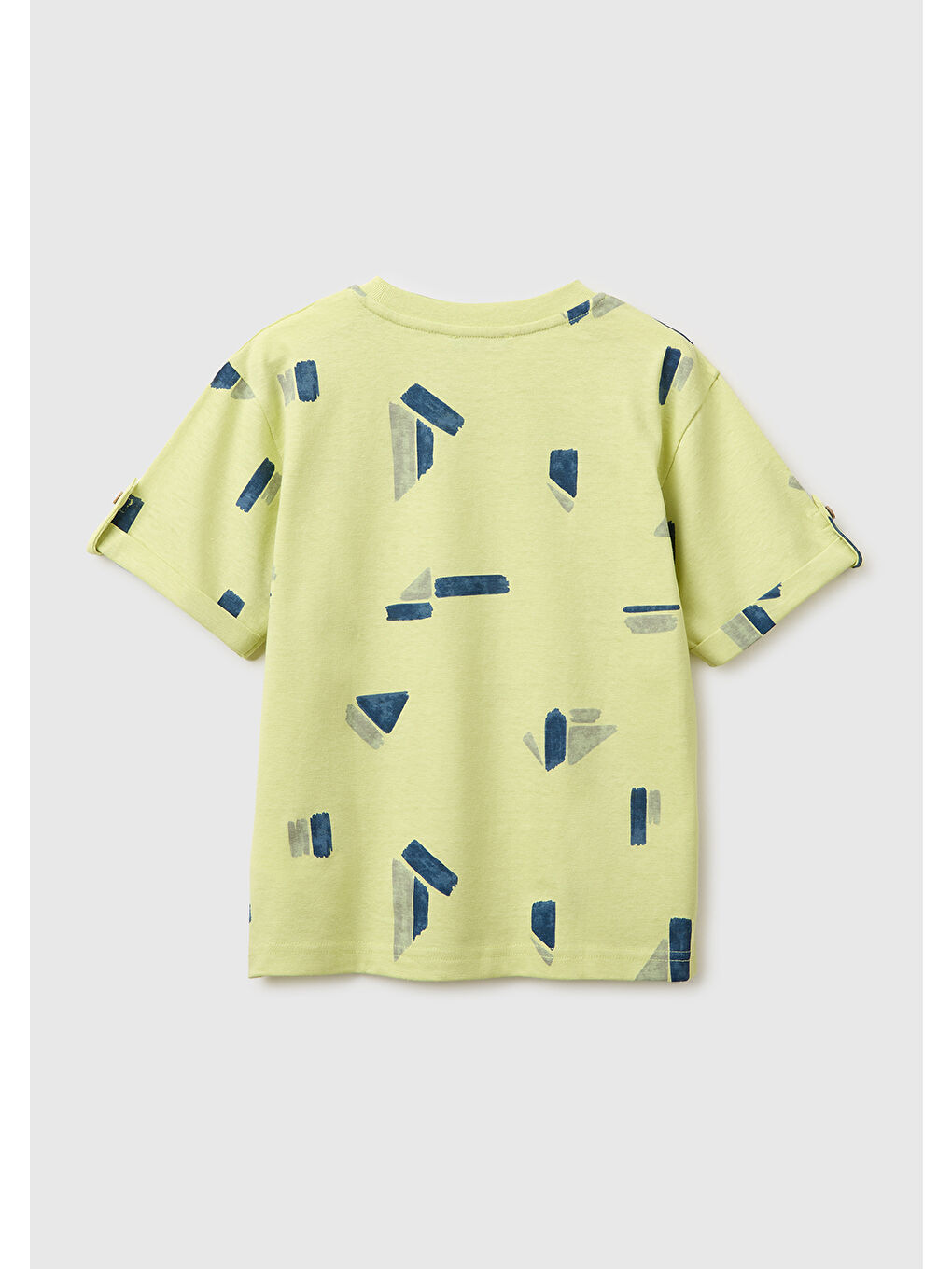 Erkek Çocuk Sarı Logo İşlemeli Düğmeli Cep Detaylı Tamamı Desenli T-Shirt-1