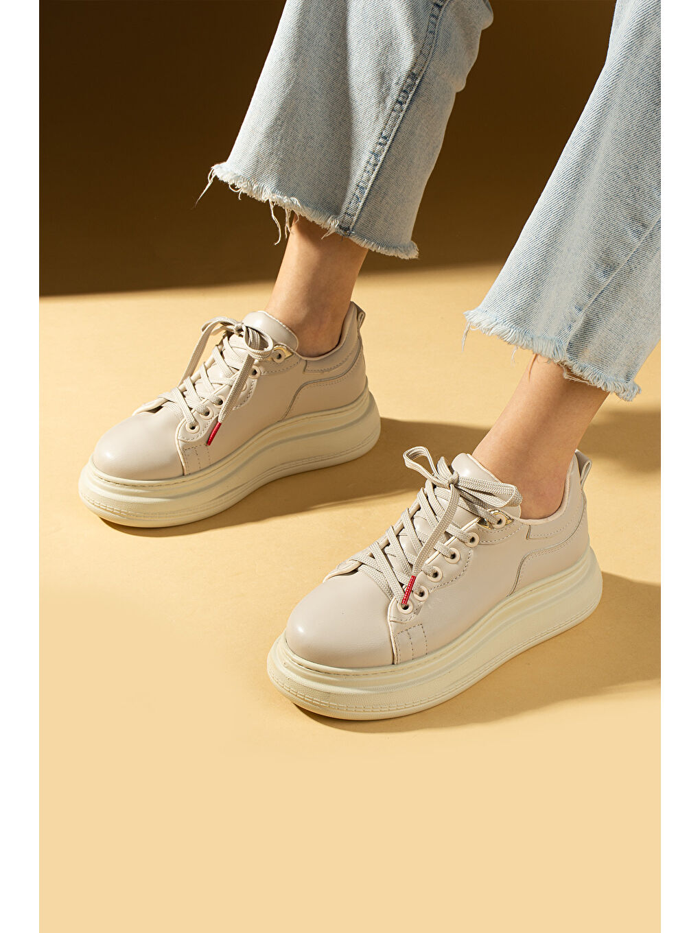 Bej Yüksek Taban Bağcıklı Comfort Kadın Sneakers 36-1050-25