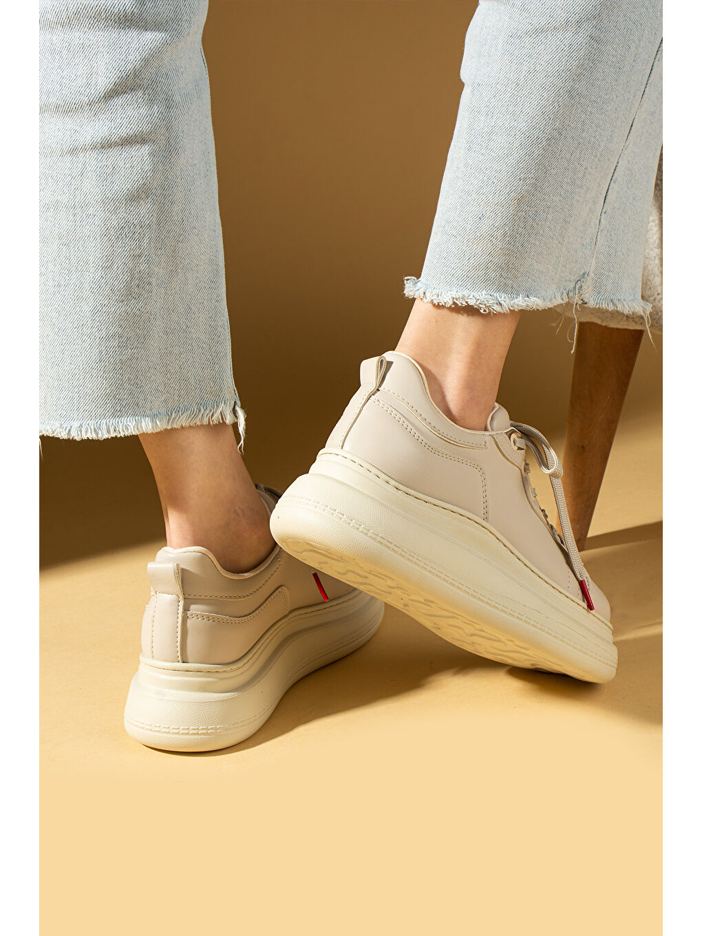 Bej Yüksek Taban Bağcıklı Comfort Kadın Sneakers 36-1050-25-2