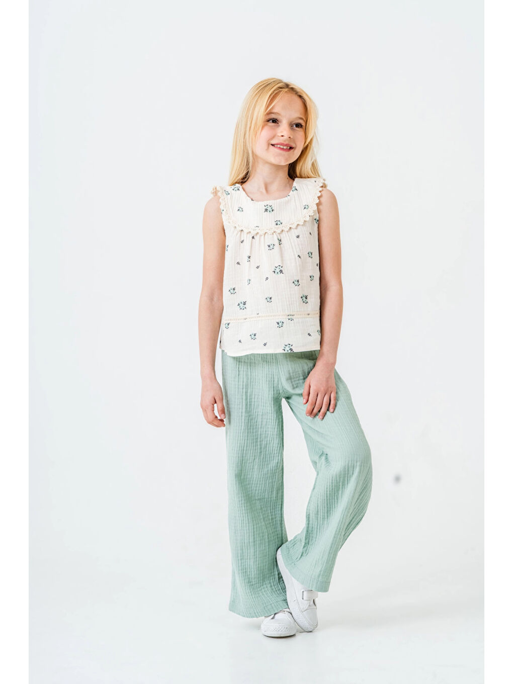 Turkuaz Çiçek Desenli Kız Çocuk Müslin Takım 3828-2