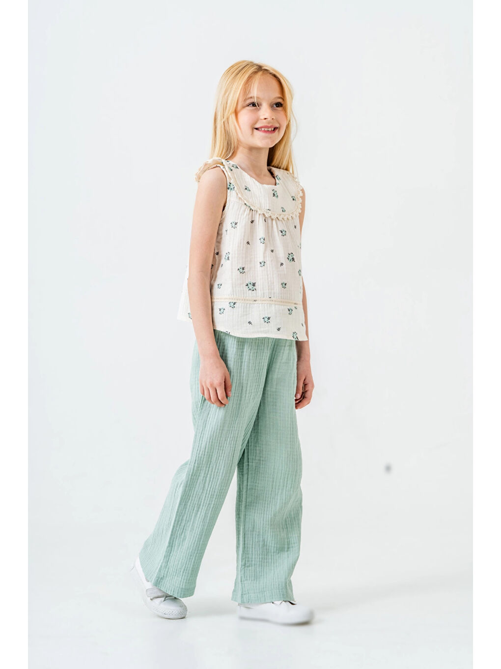 Turkuaz Çiçek Desenli Kız Çocuk Müslin Takım 3828-4