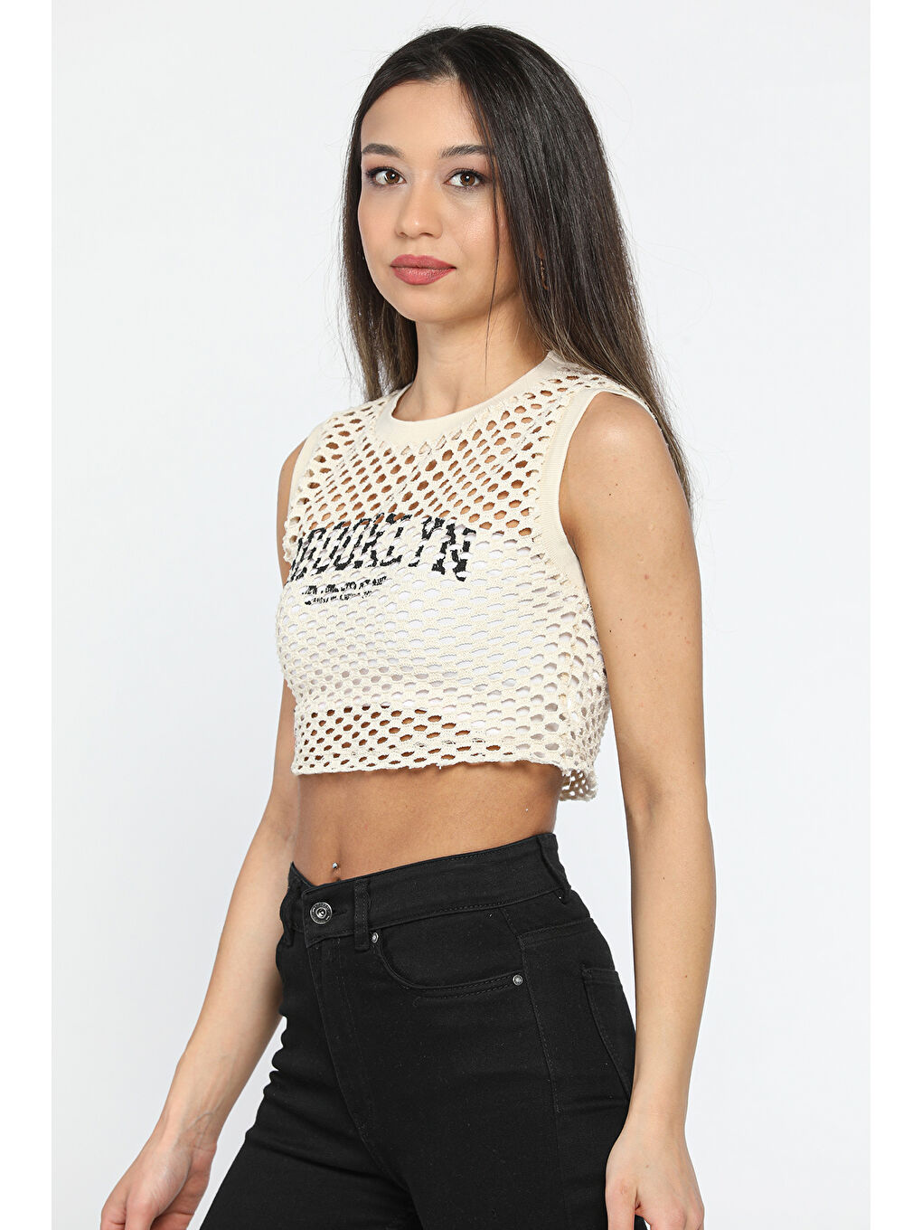 GÜLSELİ Bej Bisiklet Yaka Baskılı Ajurlu Kadın Crop Top Süveter - 1