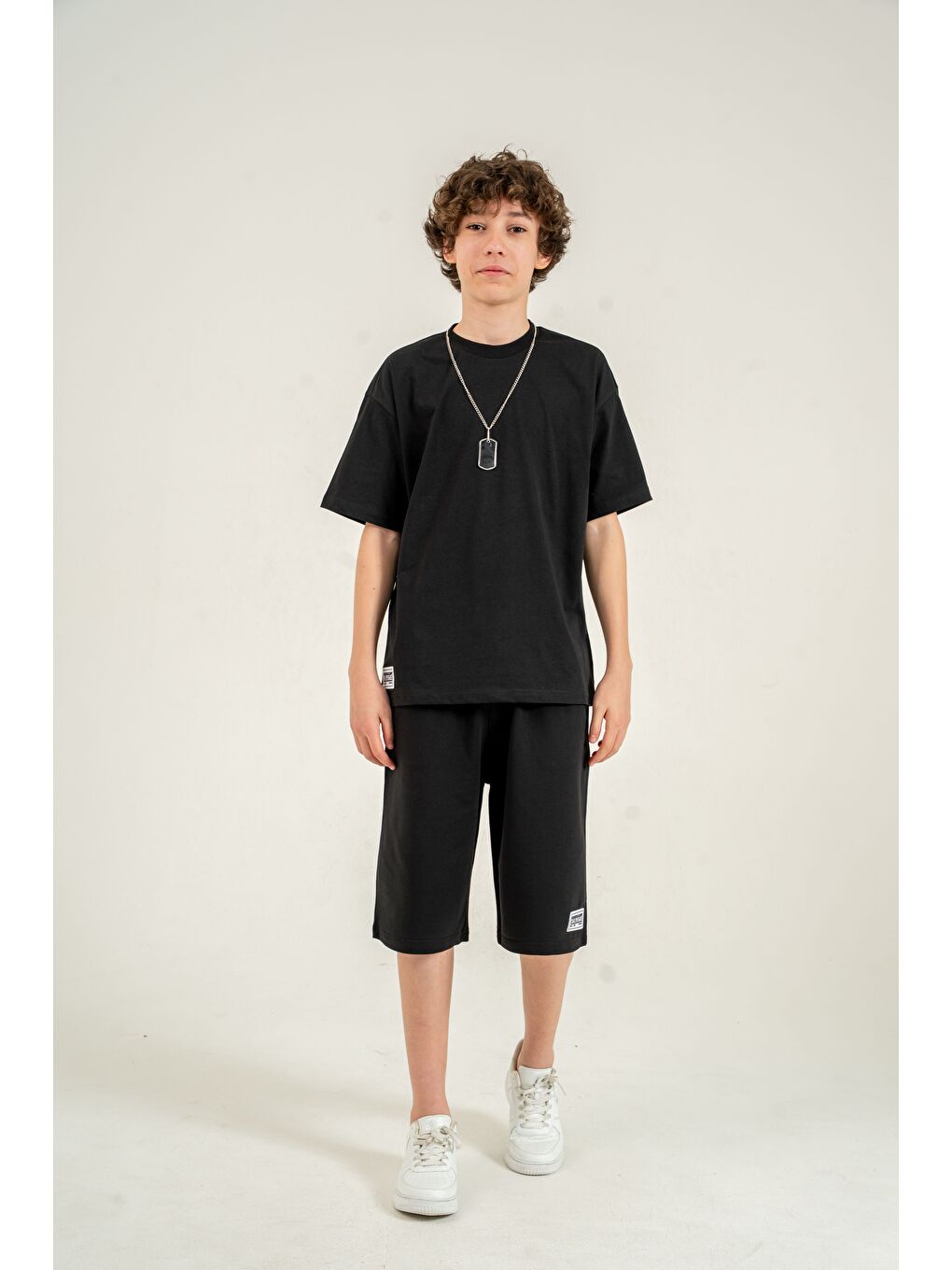 Siyah Athletic Arma Nakışlı Kolyeli Erkek Çocuk Şort - Tişört Takımı