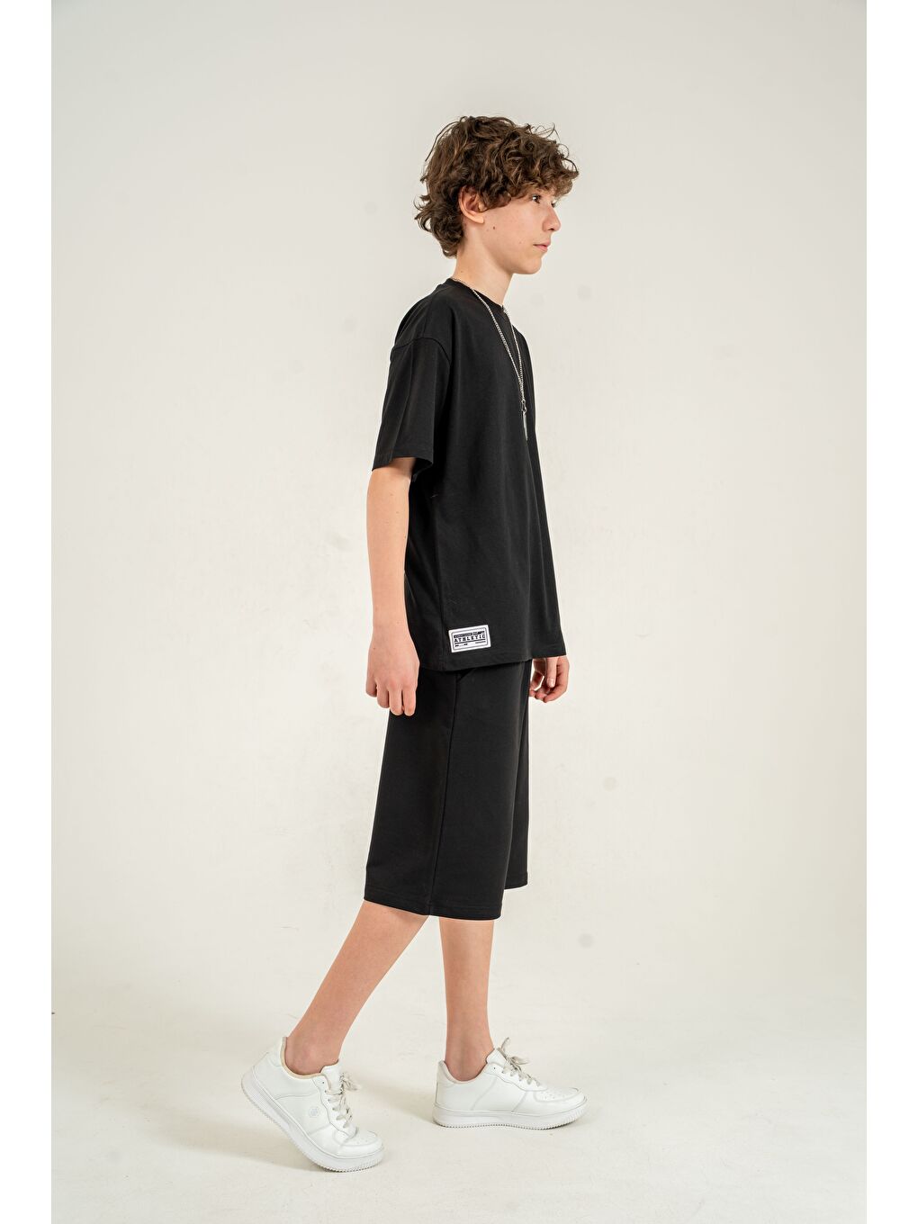 Siyah Athletic Arma Nakışlı Kolyeli Erkek Çocuk Şort - Tişört Takımı-2