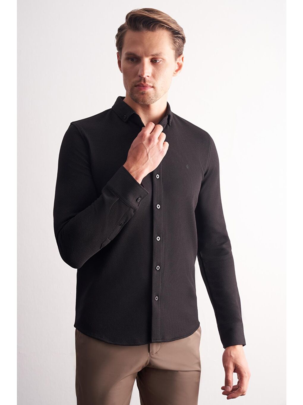 Siyah Uzun Kol Düğmeli Yaka  Pamuklu Slim Fit Gömlek 1004255267-2