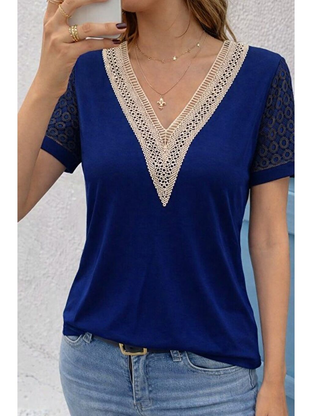 Lacivert Kadın Kısa Kollu V Yakalı Dantel Detaylı Viskon Bluz-1