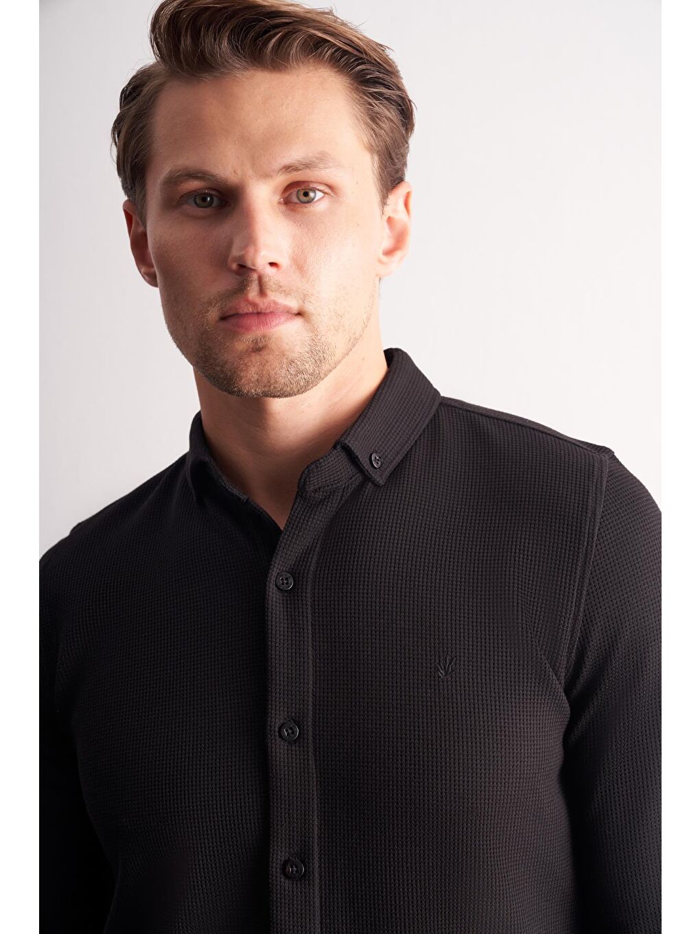 Siyah Uzun Kol Düğmeli Yaka  Pamuklu Slim Fit Gömlek 1004255267-3