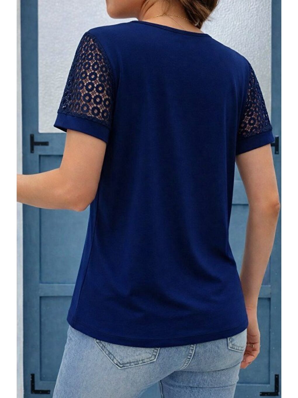 Lacivert Kadın Kısa Kollu V Yakalı Dantel Detaylı Viskon Bluz-3