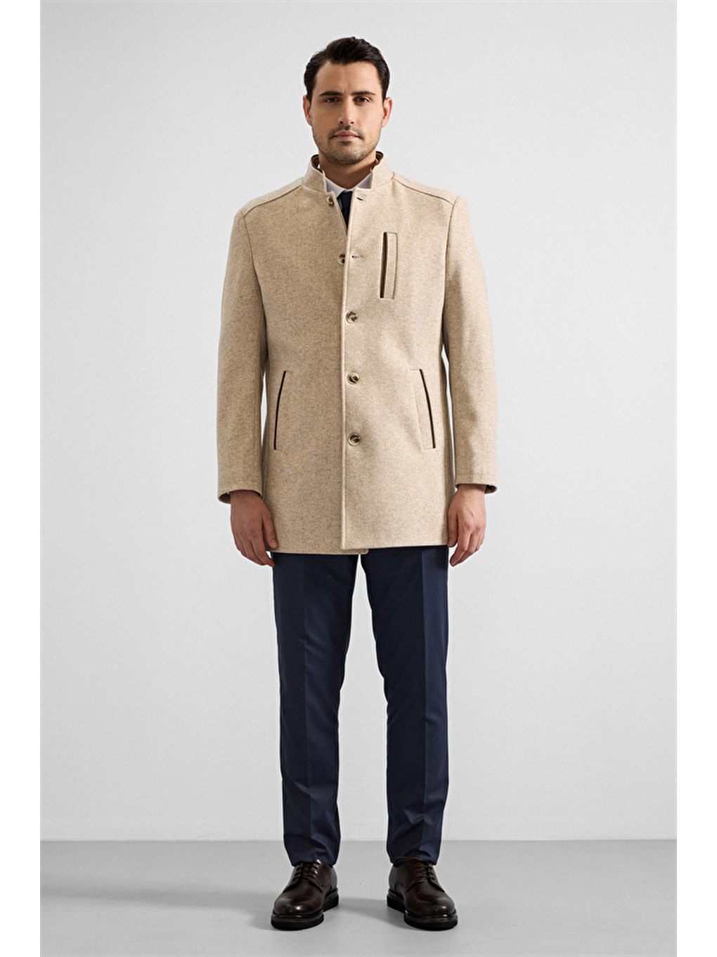 Bej Regular Hakim Yaka Düz Yan Cepli Kaban