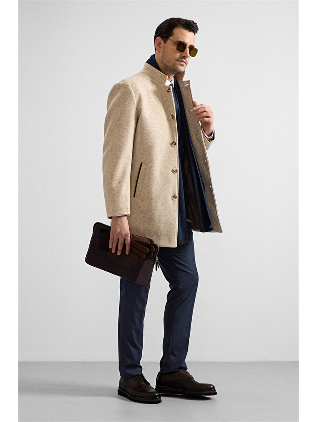 Bej Regular Hakim Yaka Düz Yan Cepli Kaban-2