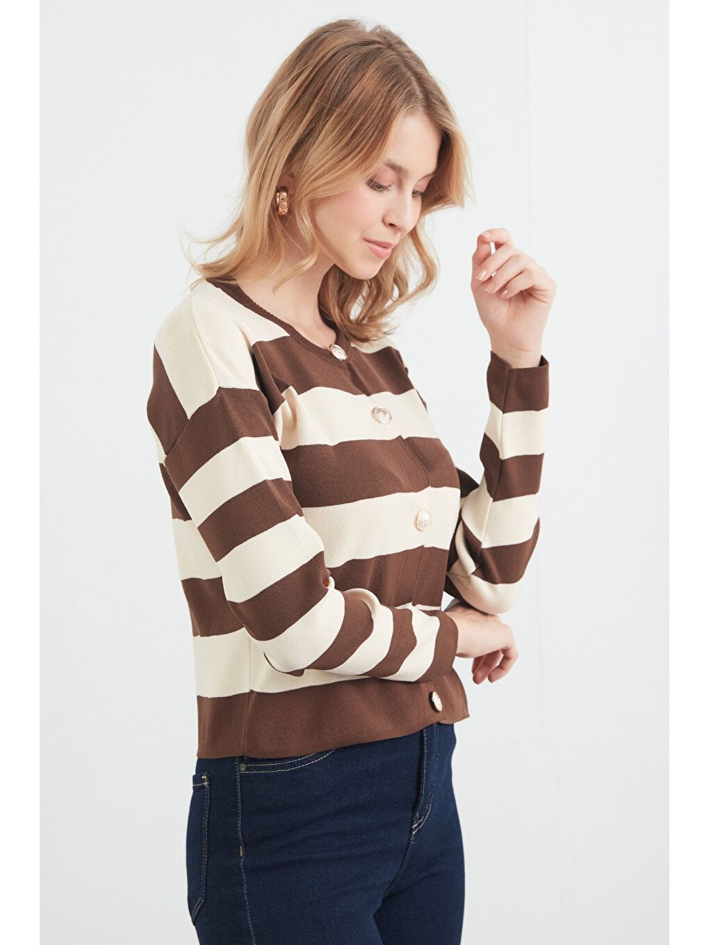 Kahverengi Çizgili Düğmeli Triko Hırka-2