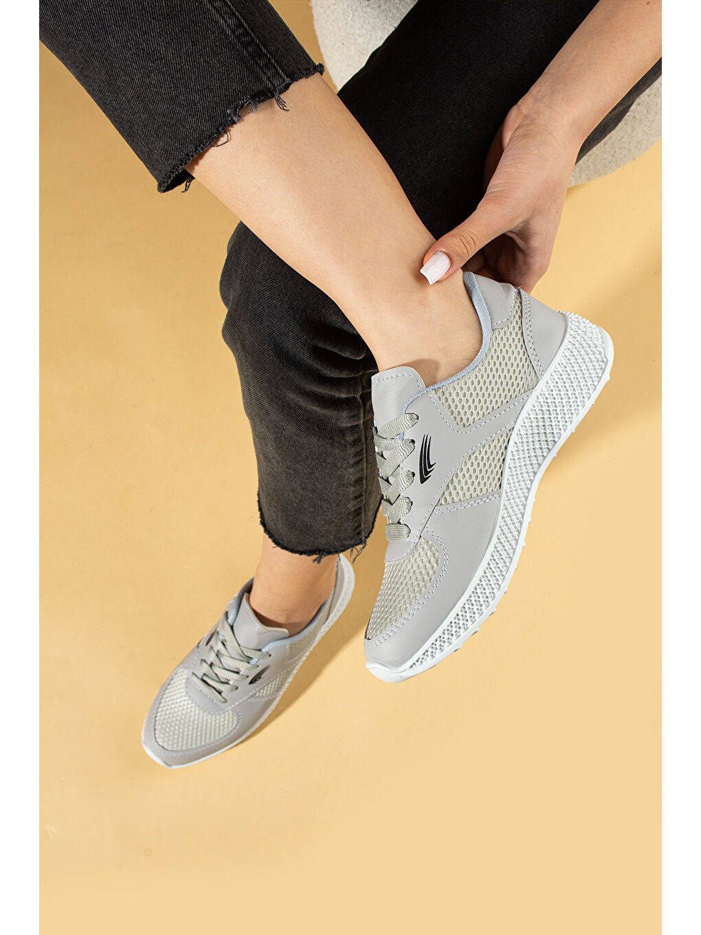 Gri Fileli Rahat Taban Bağcıklı Comfort Kadın Sneaker 001-1313-25-1