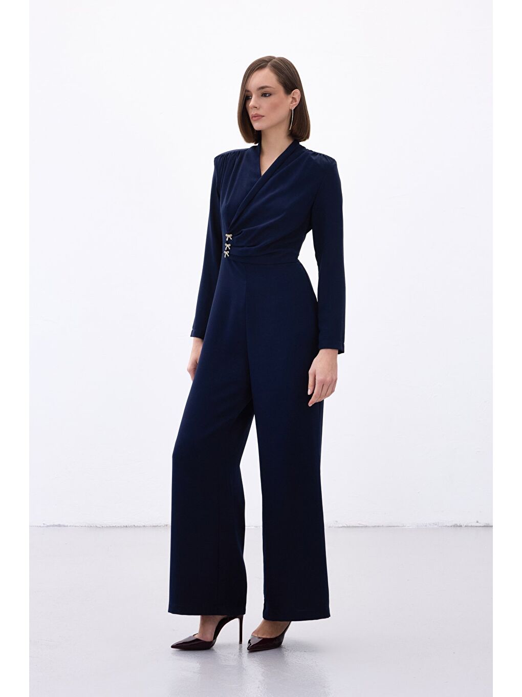 Fiyonk Aksesuarlı Krep Tulum - Lacivert-3