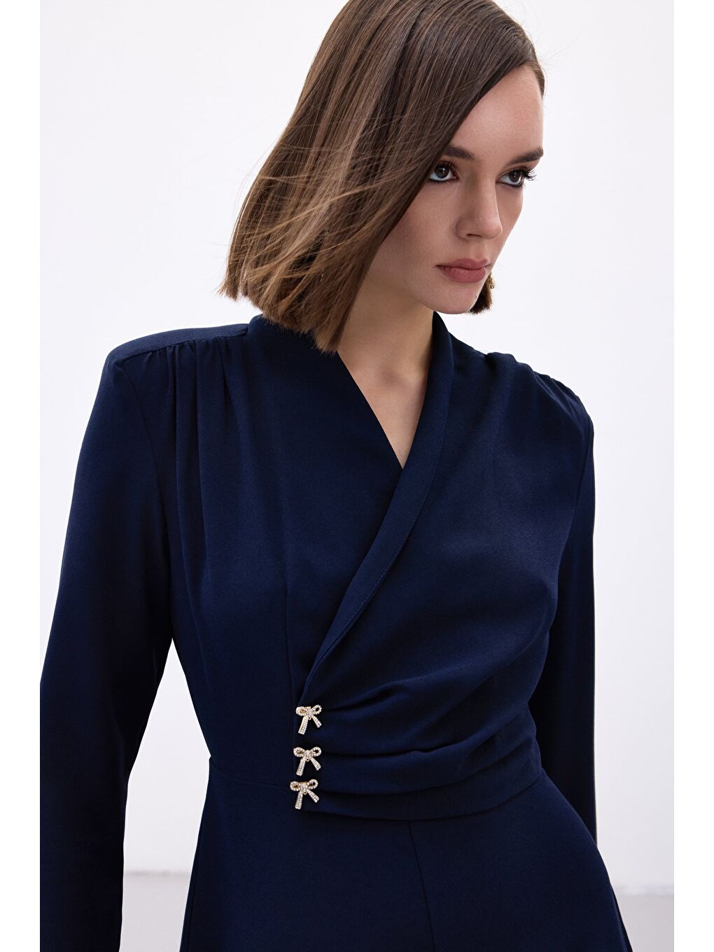 Fiyonk Aksesuarlı Krep Tulum - Lacivert-6