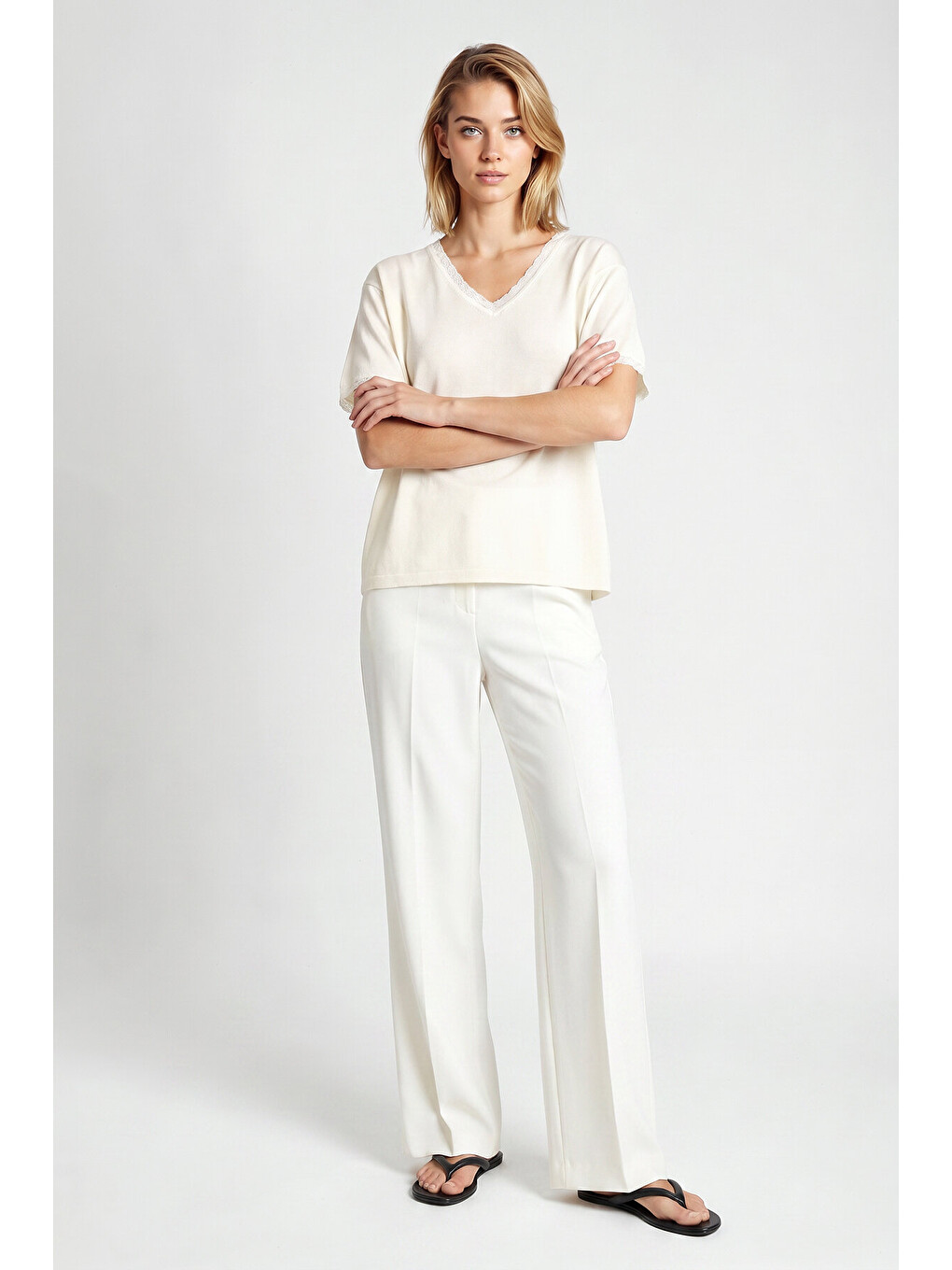 Beyaz Dantelli Oversize Mevsimlik Triko Bluz KEMİK LYY0145-4