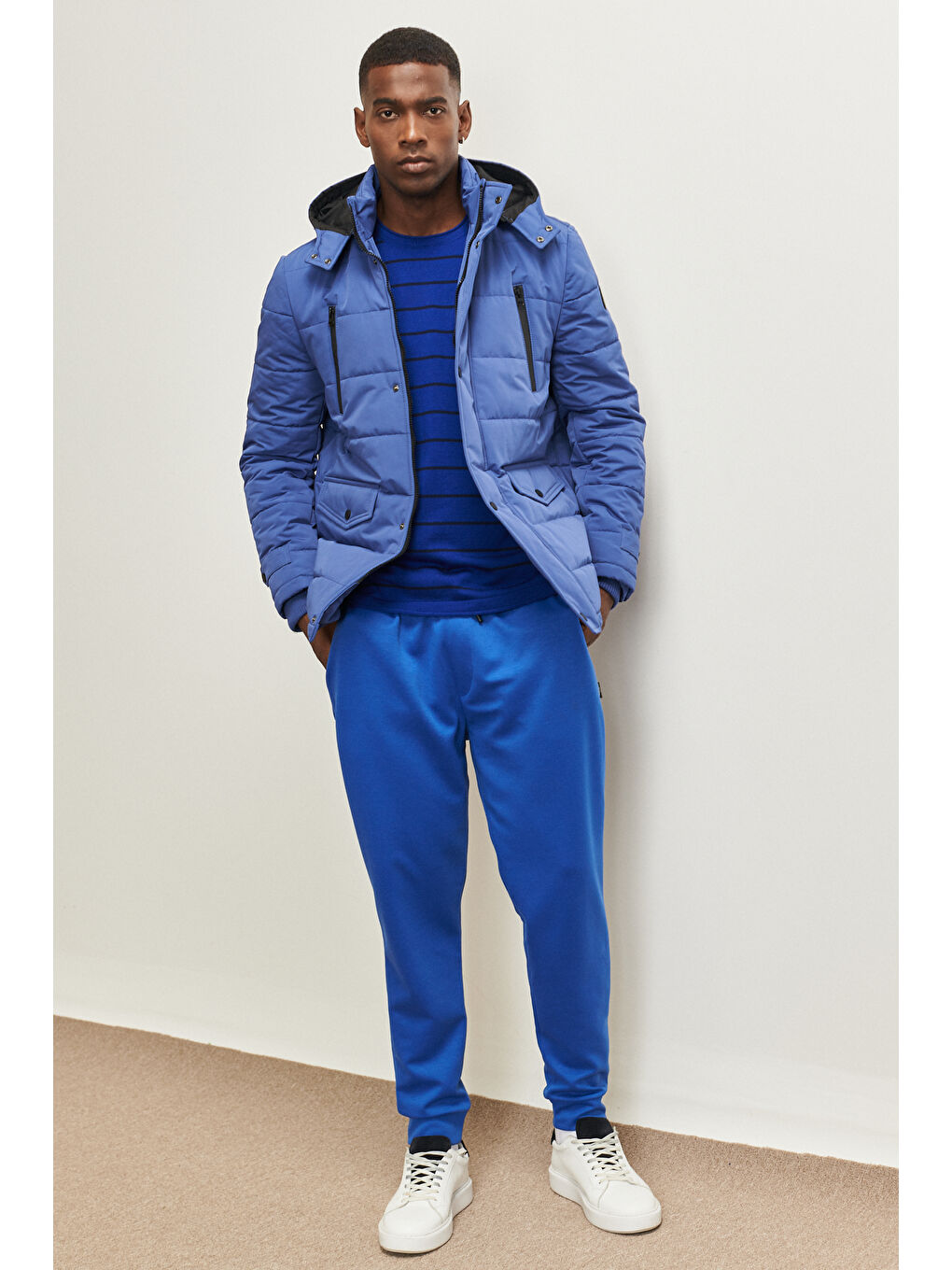 Erkek Mavi Standart Fit Normal Kesim Dik Yaka Soğuk Geçirmez Outdoor Kaban