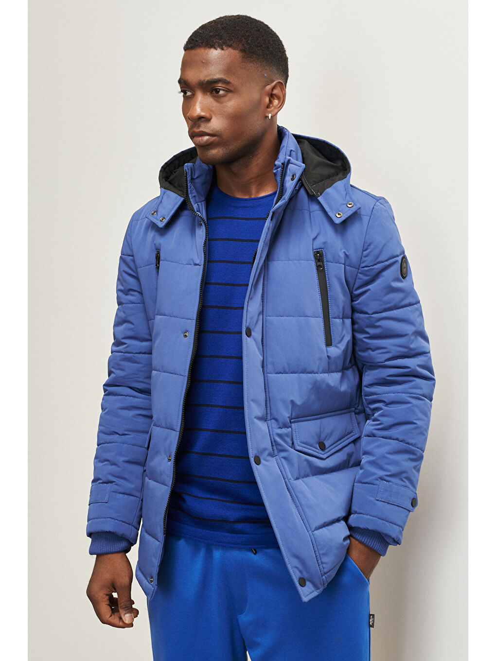 Erkek Mavi Standart Fit Normal Kesim Dik Yaka Soğuk Geçirmez Outdoor Kaban-1