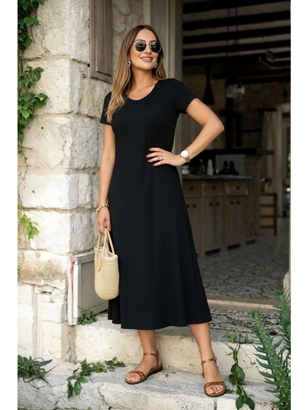 Siyah Kadın Kısa Kollu V Yakalı Yırtmaçlı Midi Viskon Elbise-1