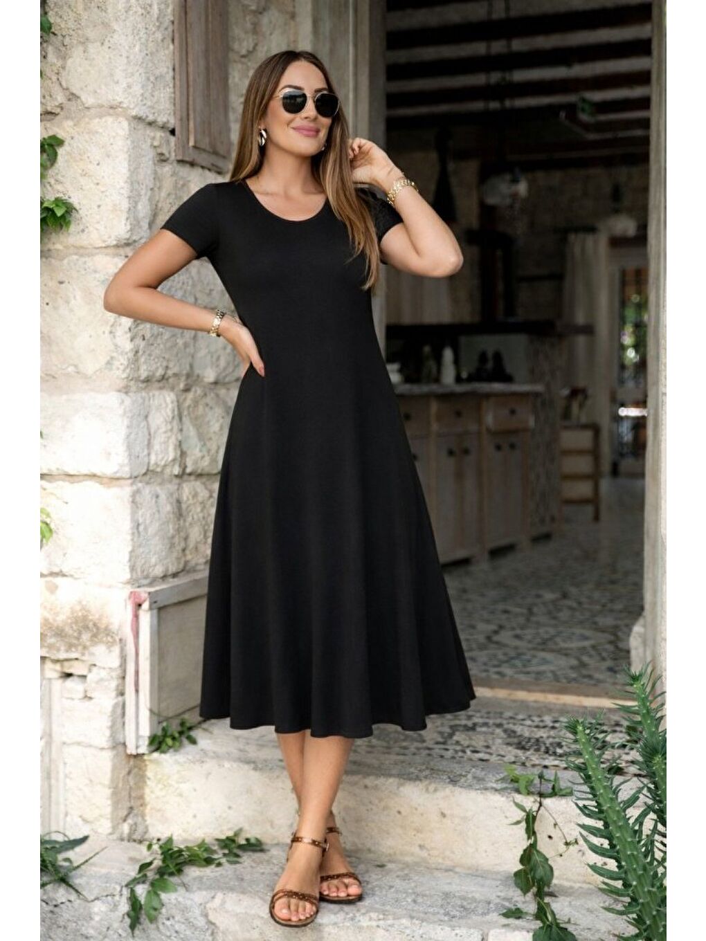 Siyah Kadın Kısa Kollu V Yakalı Yırtmaçlı Midi Viskon Elbise-3
