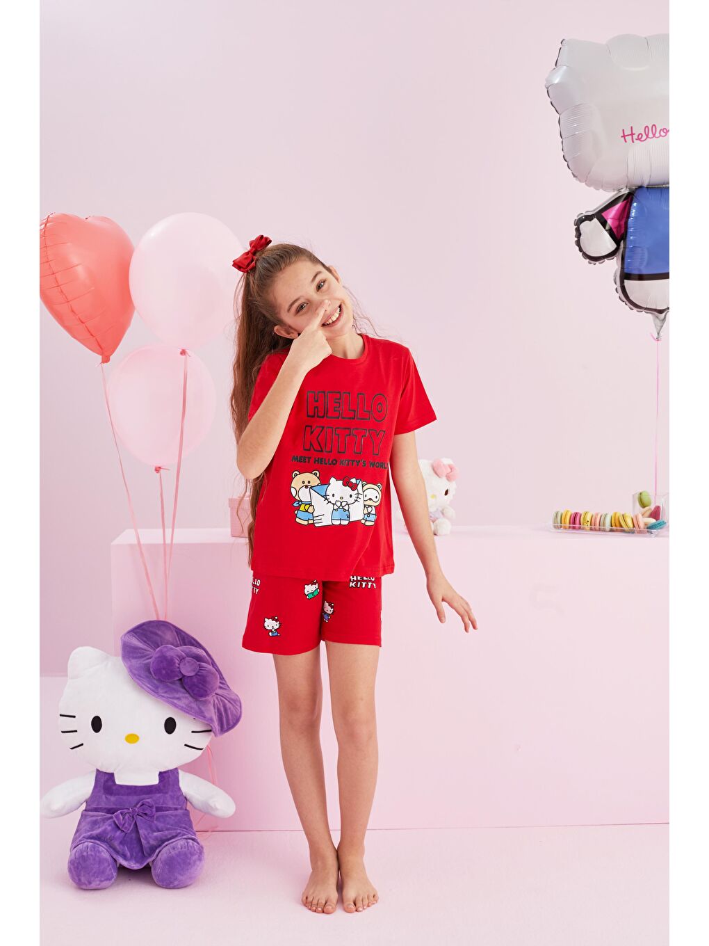 SİYAH İNCİ Kırmızı Hello Kitty Lisanslı %100 Pamuk Kırmızı Çok Renkli Bisklet Yaka Şort Pijama Takım