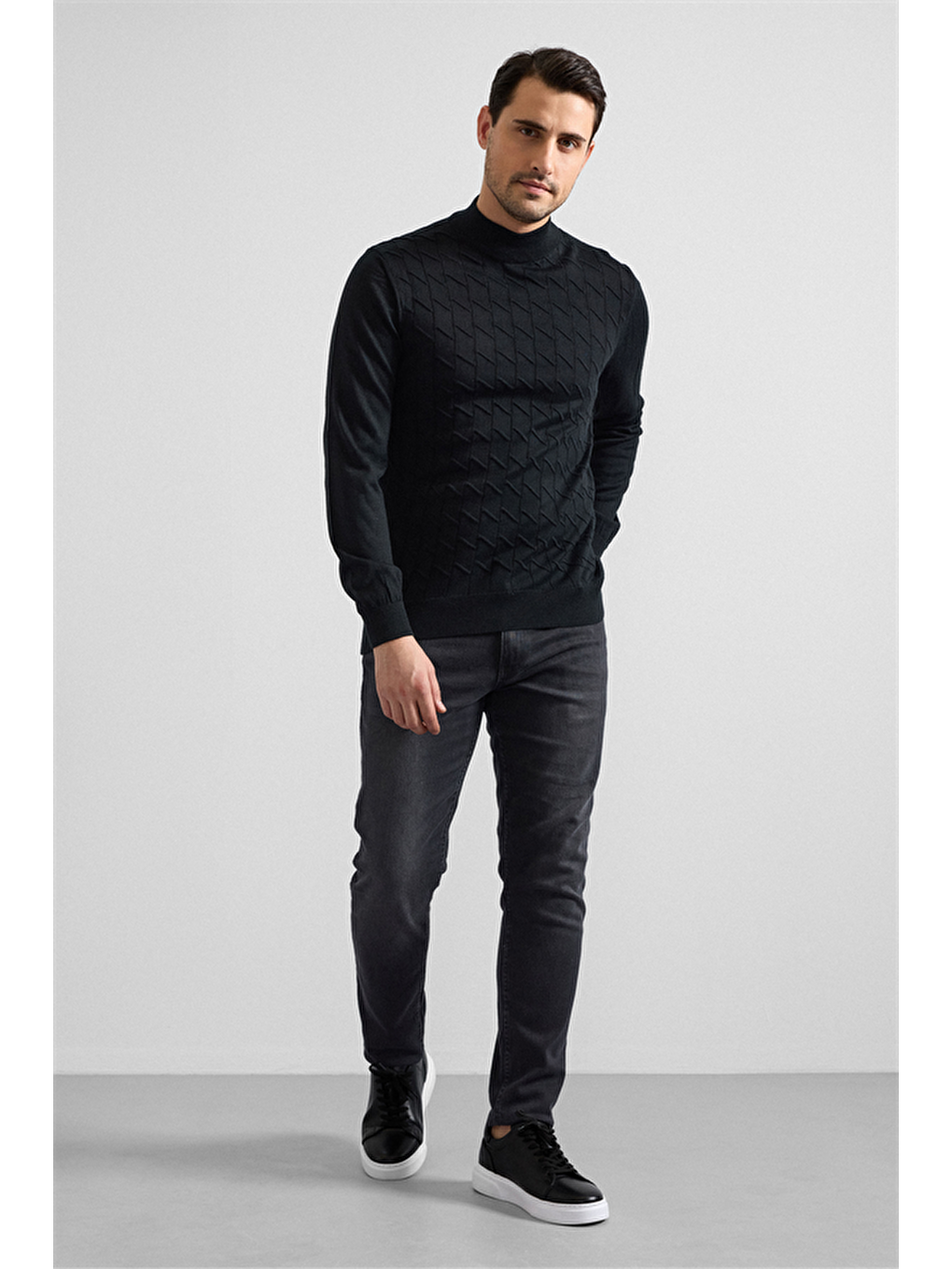 Siyah Regular Yarım Balıkçı Yaka Kazak-2