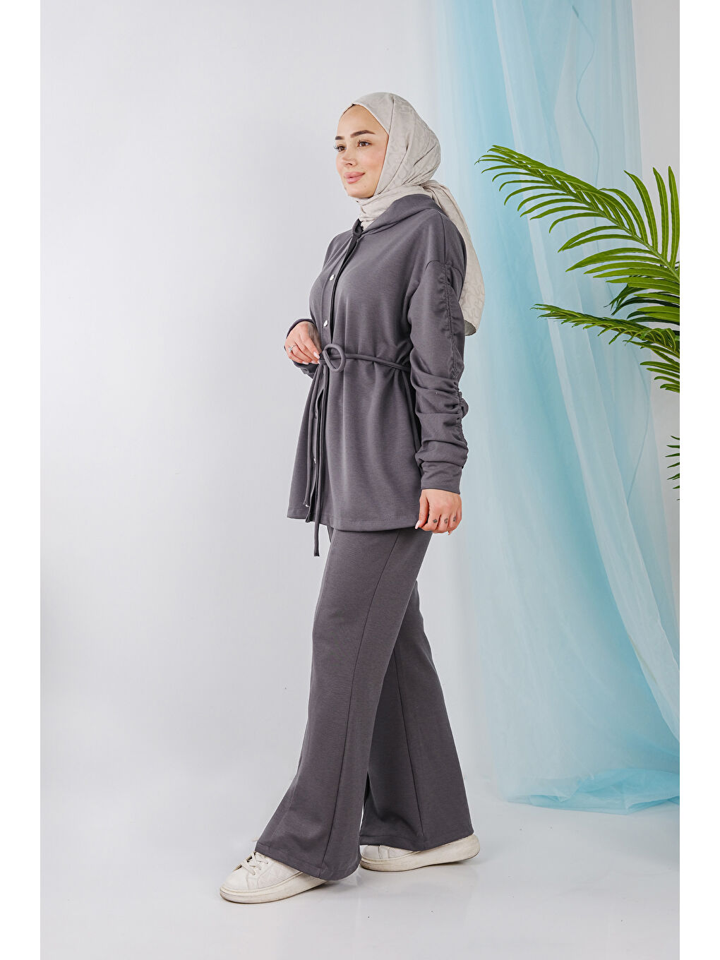 Gri Kolları Fırfır Detaylı Takım Füme-1