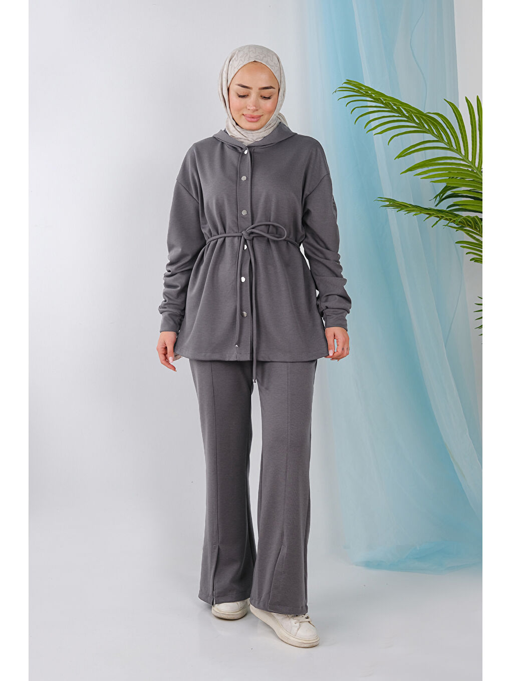 Gri Kolları Fırfır Detaylı Takım Füme-2