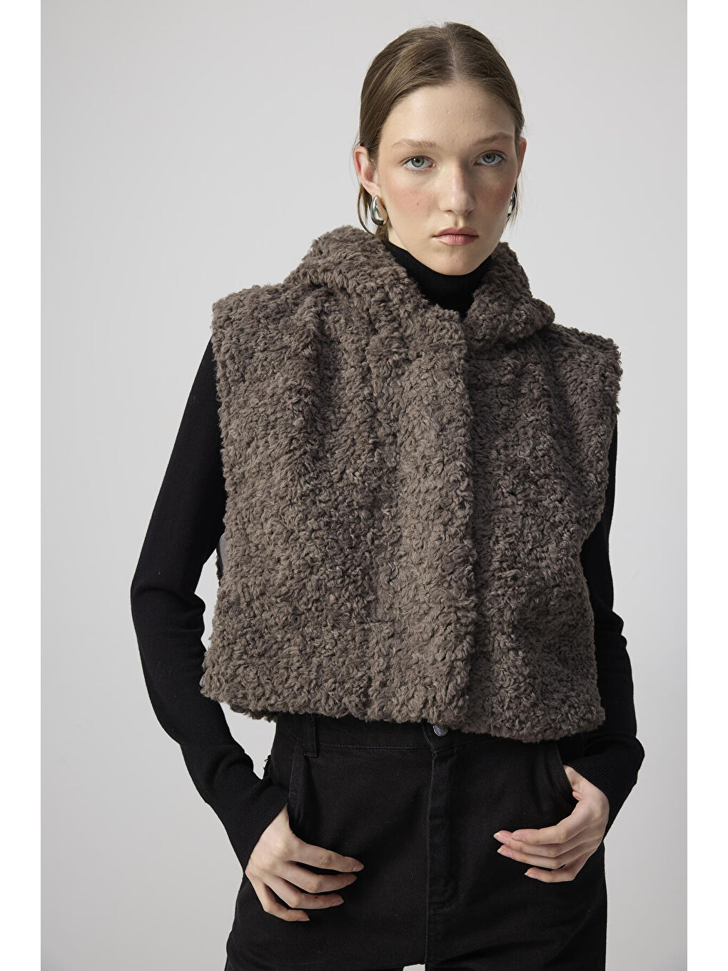 Antrasit Kısa Pelüş Yelek-1