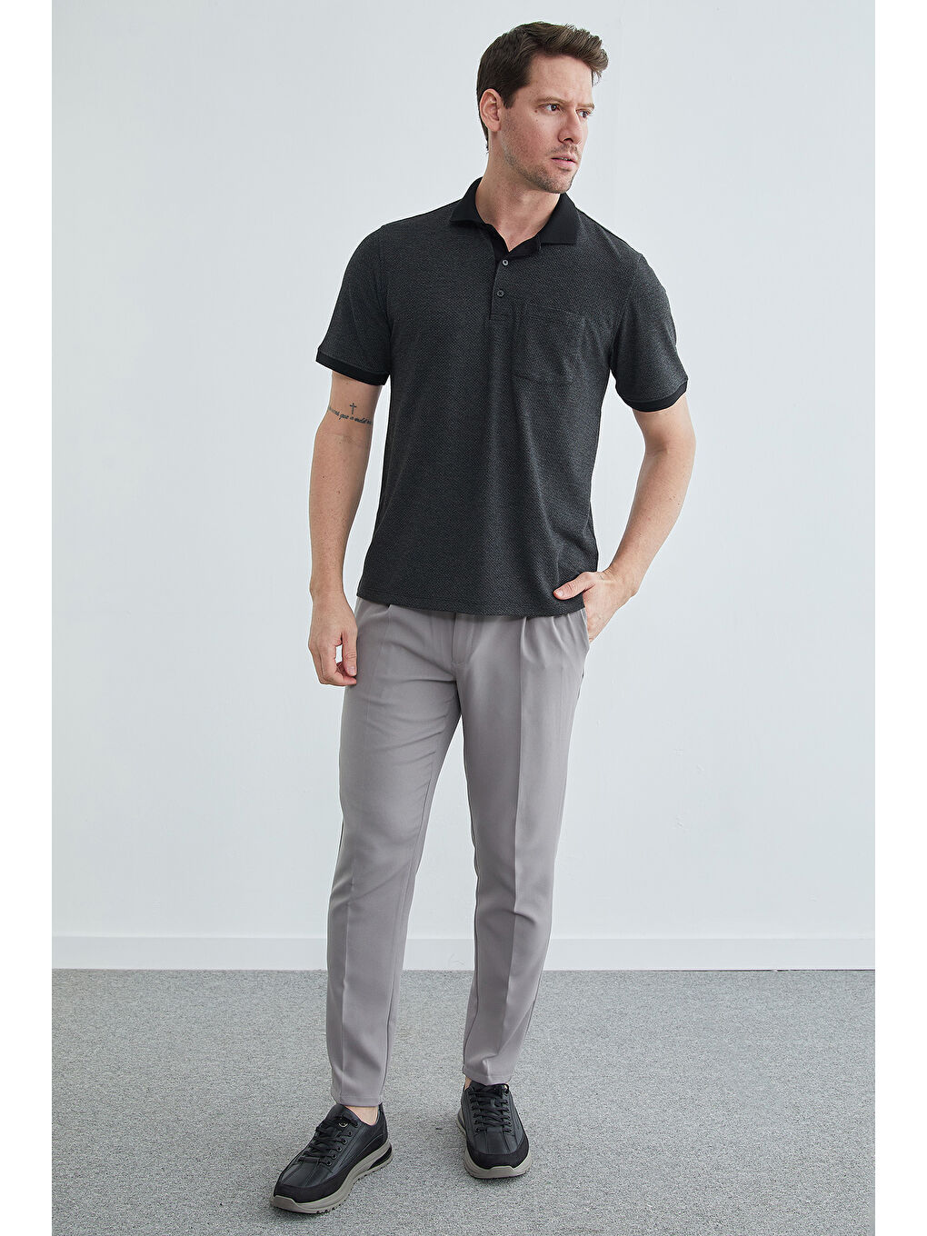 Siyah Petek Kumaş Düğmeli Polo Yaka Tişört-2