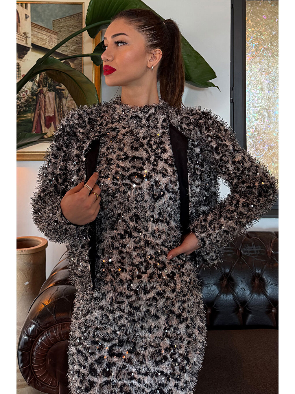 Gri Kadın Pullu Ve Sakallı Leopar Desen Astarlı Ceket