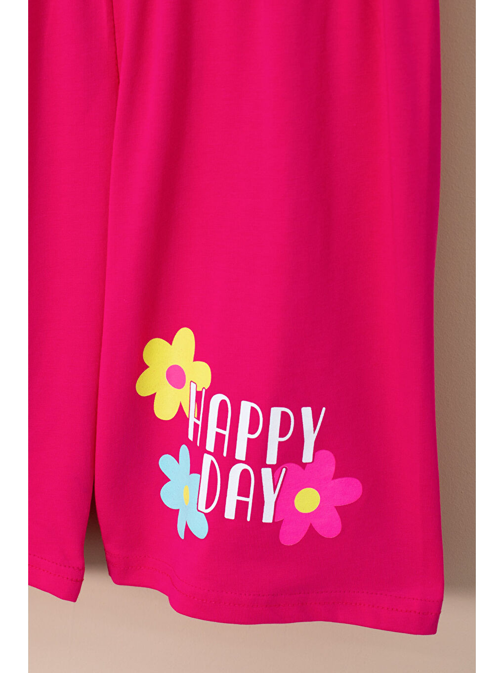 Fuşya Renkli Çiçek Baskılı Tişörtlü ve Şortlu Kız Çocuk 2li Takım 21065-3