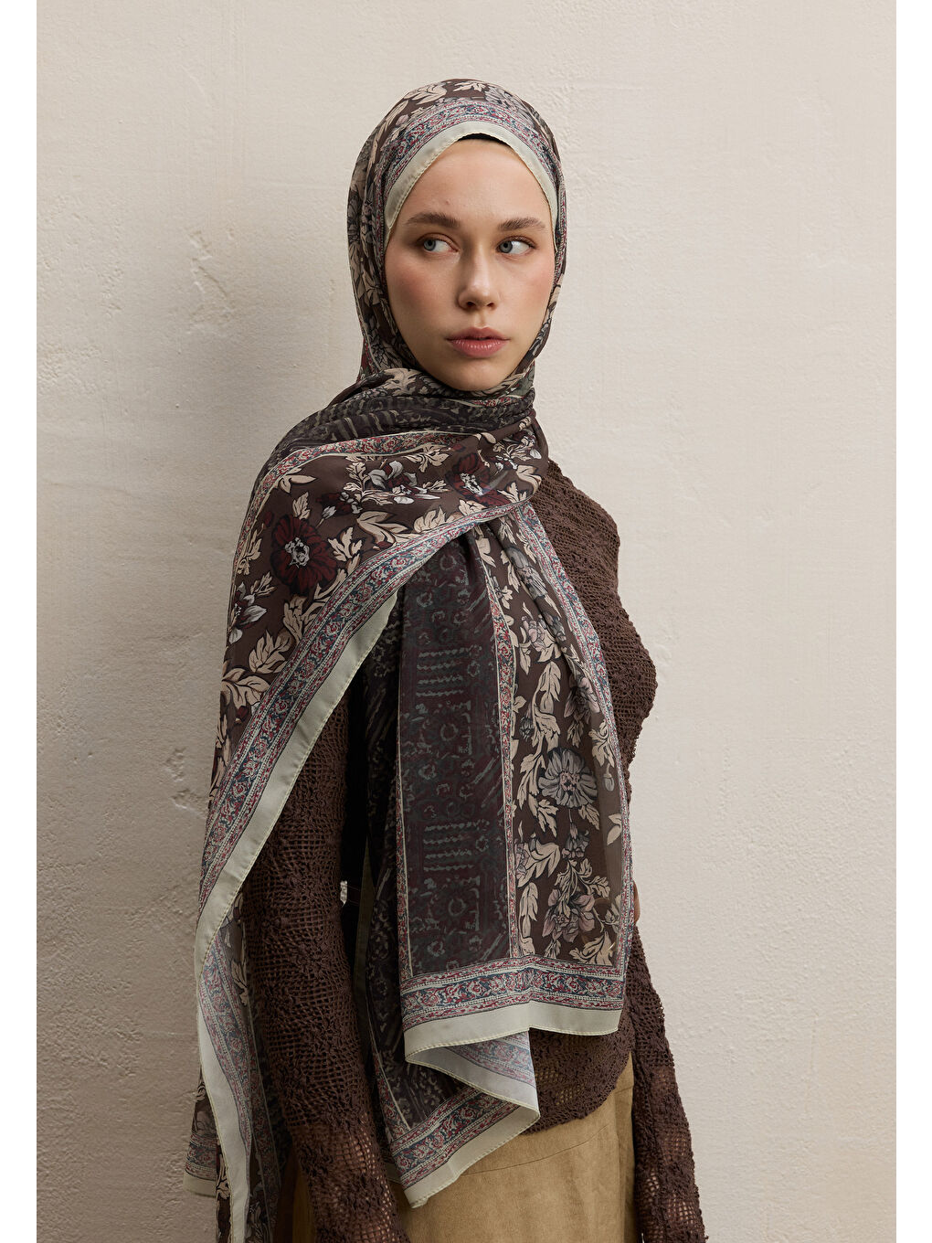 Kahverengi Adella Desen İpek Krep Şal Acı Kahve-2