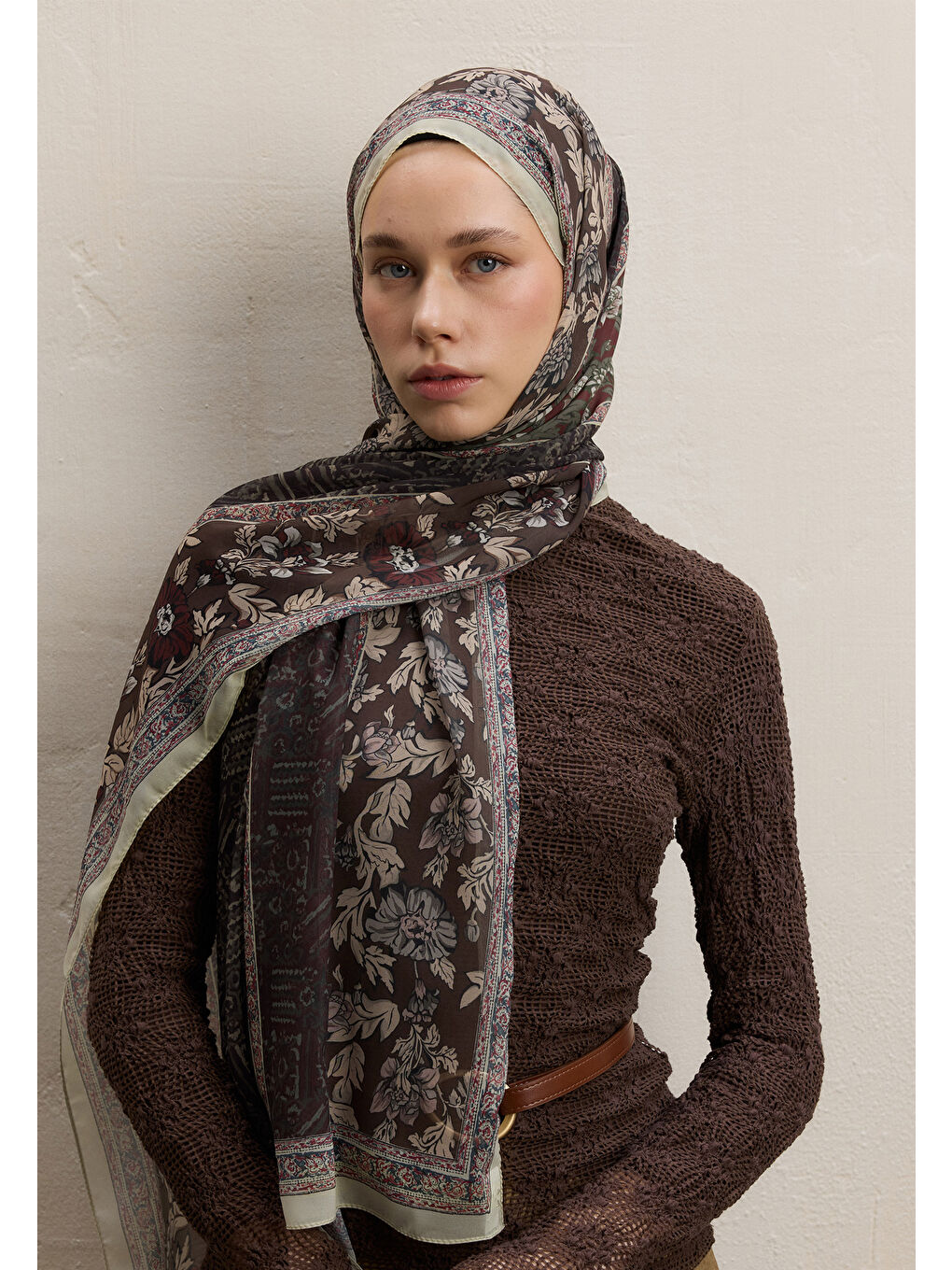 Kahverengi Adella Desen İpek Krep Şal Acı Kahve-3