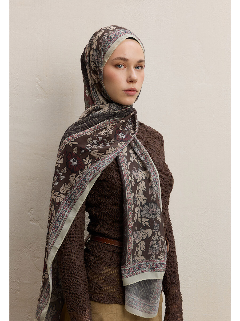 Kahverengi Adella Desen İpek Krep Şal Acı Kahve-4