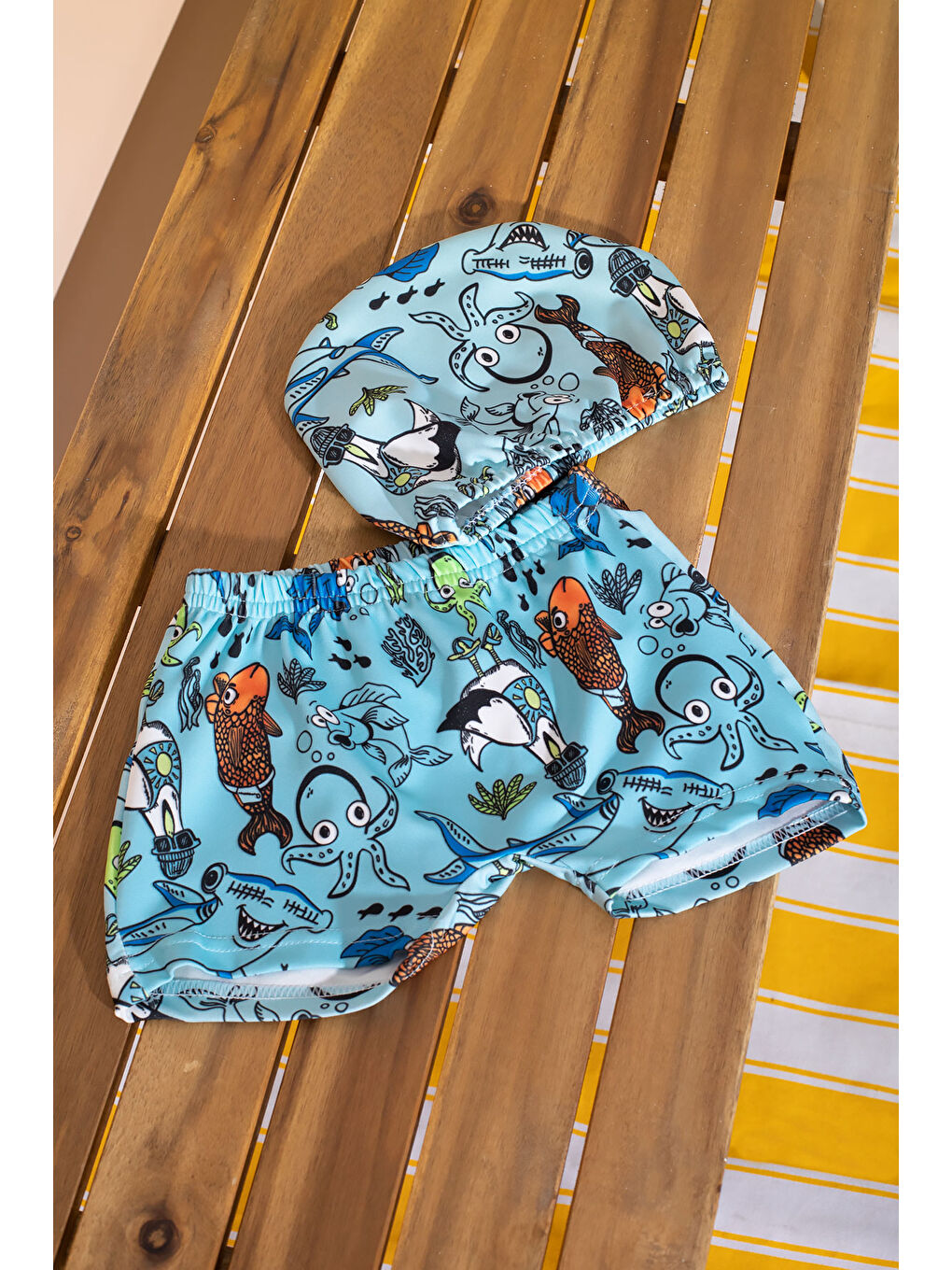 Mavi Balık Desenli Şort ve Boneli Erkek Çocuk Mayo Takımı 21075-3