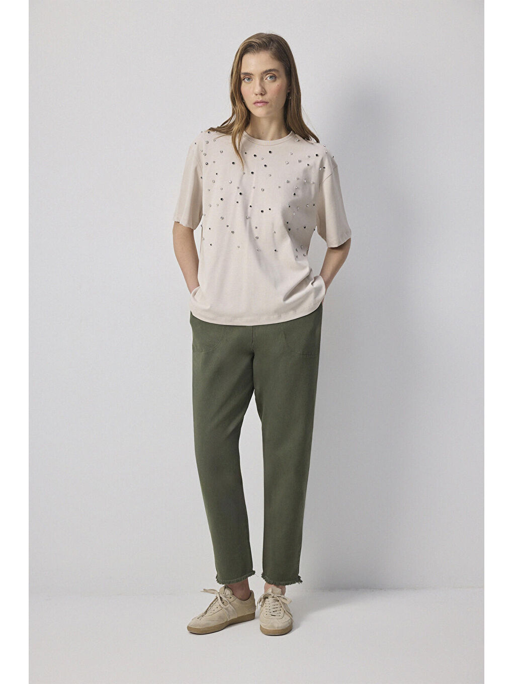 Bej Taş İşlemeli T-Shirt