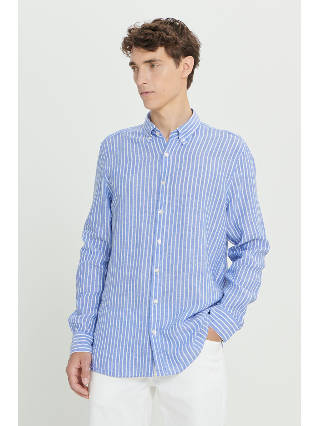 Erkek Beyaz-Lacivert Slim Fit Dar Kesim Düğmeli Yaka Çizgili Gömlek-3