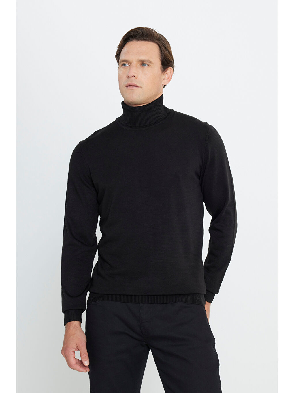 Erkek Siyah Tüylenme Yapmayan Anti Pilling Özellikli Standart Fit Tam Balıkçı Yaka Triko-2