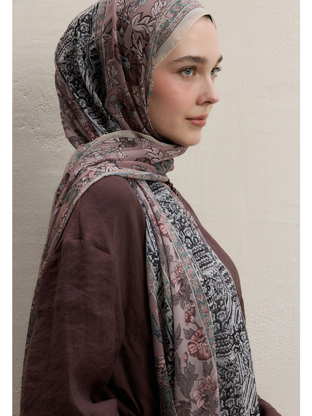 Pembe Adella Desen İpek Krep Şal Gülkurusu-1