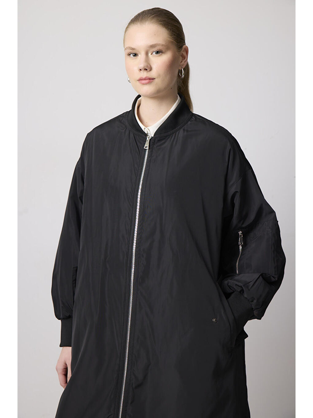 Siyah Fermuarlı İnce Mont-2