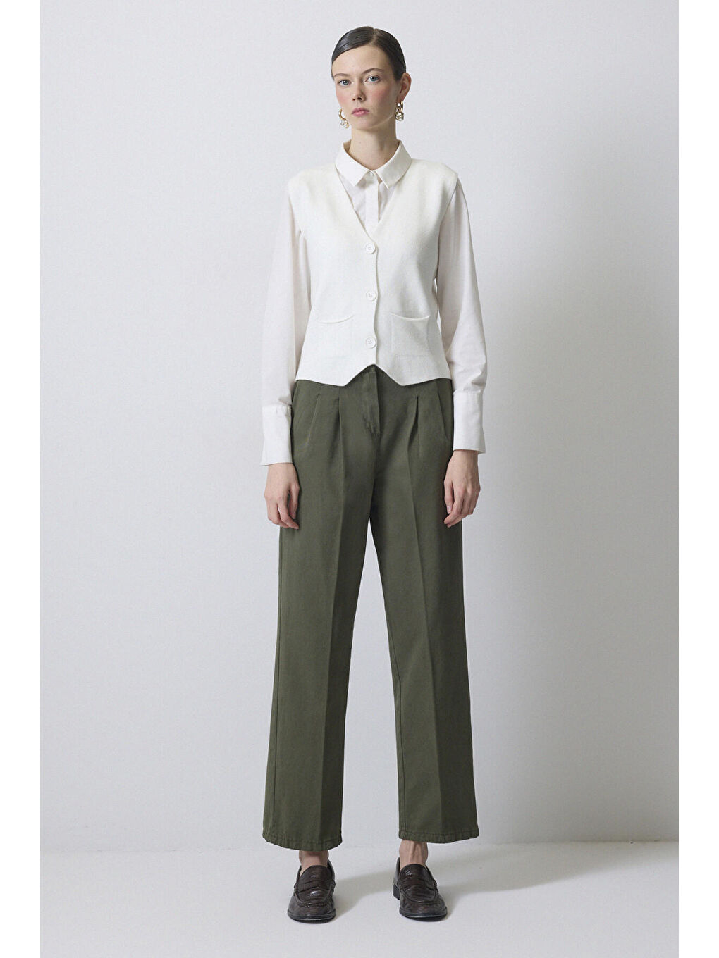 Beyaz Dikişsiz Triko Yelek-1